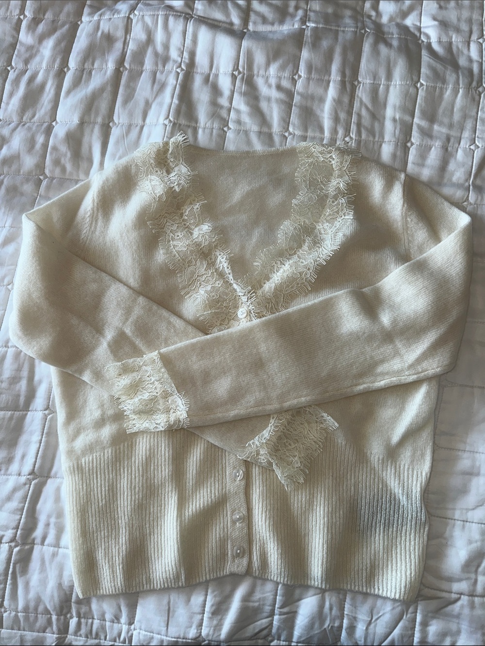 100% cashmere Ivory laced Cardigan Sweater